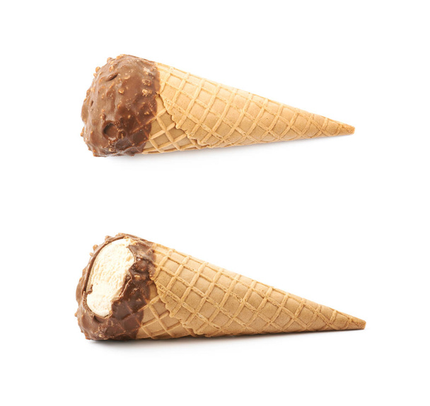 Cono de gofre helado aislado
 - Foto, imagen