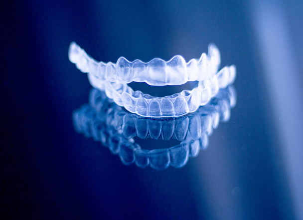 Ortodoncia dental invisible
 - Foto, Imagen