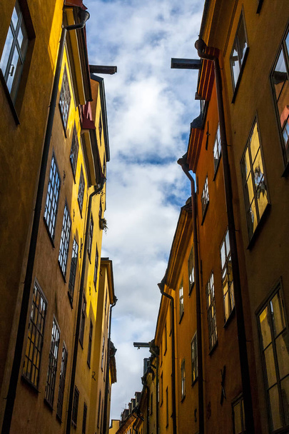 vista da rua da cidade velha em Estocolmo
 - Foto, Imagem