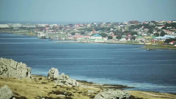 Port Stanley overzicht, hoofdstad van de Falklandeilanden  - Video