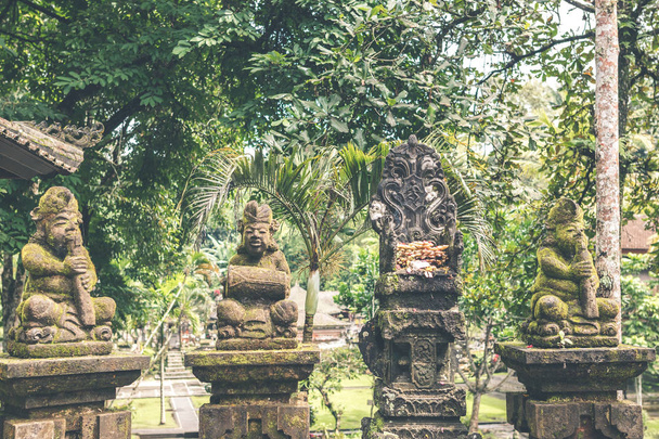 Hindu stone statue in the balinese temple. Tropical island of Bali, Indonesia. - Valokuva, kuva