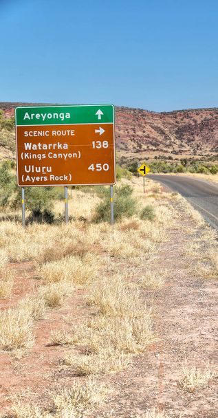 in Australië in de woestijn outback concept van richting - Foto, afbeelding