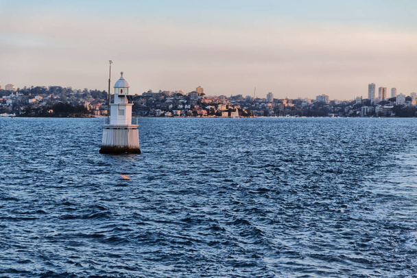 オーストラリアのシドニーの海でアンティークの灯台 - 写真・画像