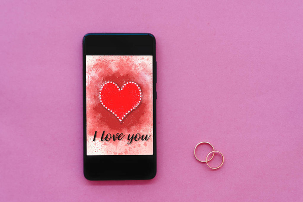 スマート フォンの画面にバレンタインの日販売の背景 - 写真・画像