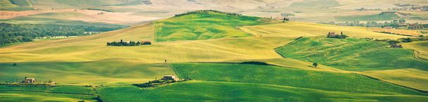 Hermoso paisaje de Toscana al atardecer, Val d 'Orcia, provincia de Siena, Italia
 - Foto, imagen