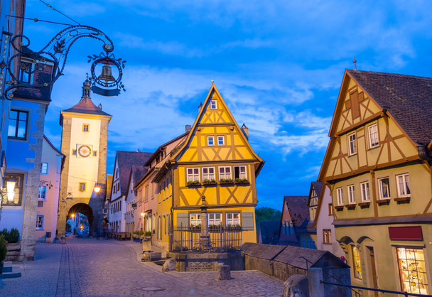 romantický večer v Rothenburgu ob der Tauber, Bavorsko, Německo - Fotografie, Obrázek