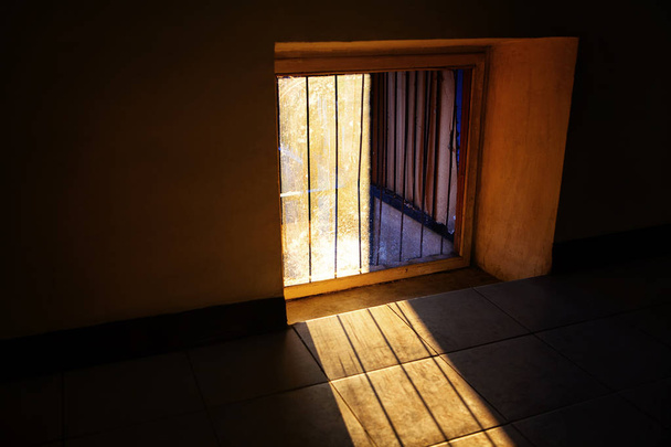 licht door het raam - Foto, afbeelding