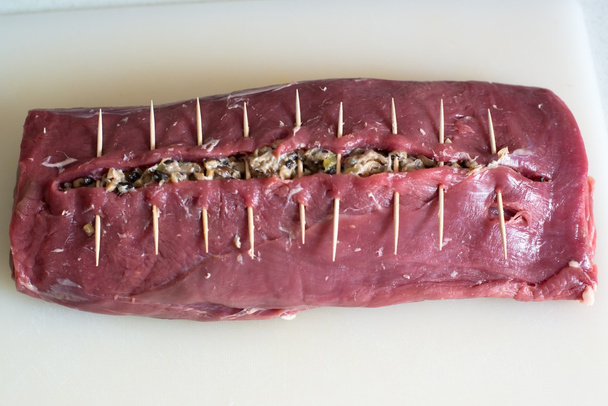 Préparation d'une viande de bœuf laquée
 - Photo, image