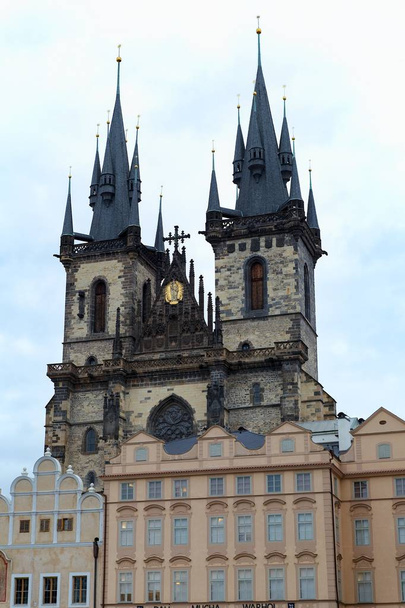 gotische Tyn-Kathedrale, Altstadtplatz, Prag, Tschechische Republik. - Foto, Bild