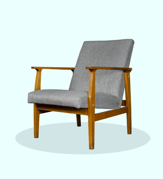 Старое кресло с серой крышкой
 - Фото, изображение