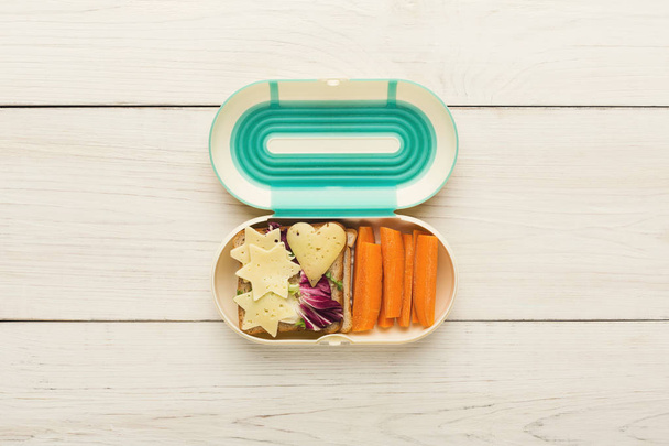 Lunchbox für gesundes Essen zum Mitnehmen - Foto, Bild