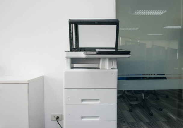 Multi funkční tiskárna pro firemní tisk - Fotografie, Obrázek