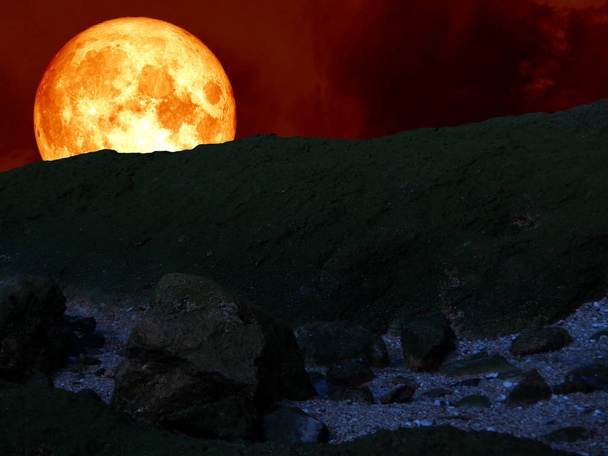 super azul luna de sangre de vuelta en la montaña
 - Foto, imagen