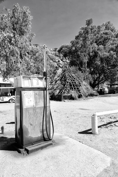 オーストラリアの古いガソリン ポンプ ステーション サービス コンセプト - 写真・画像