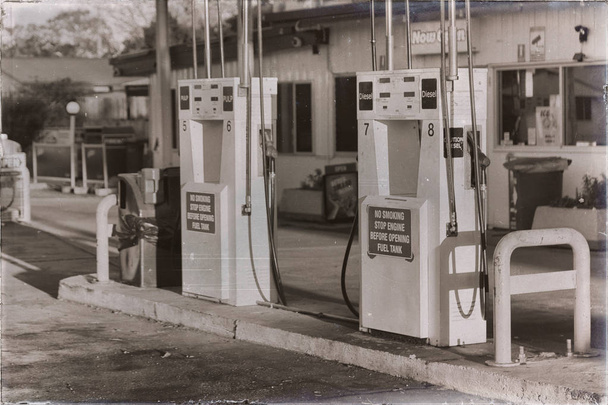 en Australie, l'ancien concept de station-service de la pompe à essence
 - Photo, image