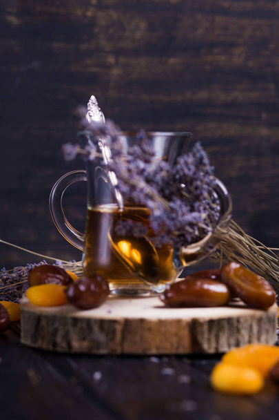 tea with dried fruits - Foto, afbeelding