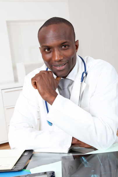 Portrait of doctor in office - Фото, изображение