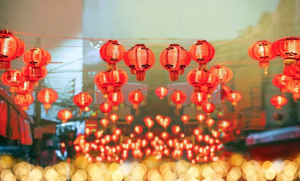 Chinese nieuwjaar lantaarns in China stad. - Foto, afbeelding