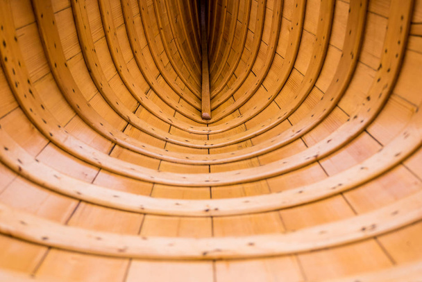 Sfondo simmetrico all'interno di una canoa
. - Foto, immagini