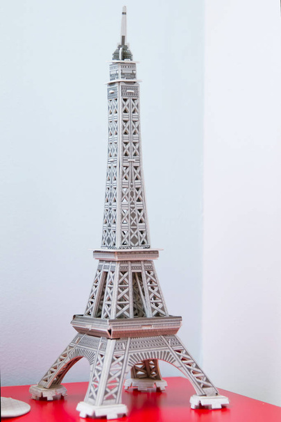 Прекрасну ніч освітлення Tour Eiffel. Вежа Suvenir Парижа - Фото, зображення