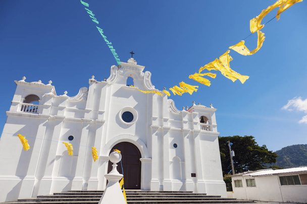 Iglesia en San Salvador, El Salvador
 - Foto, Imagen