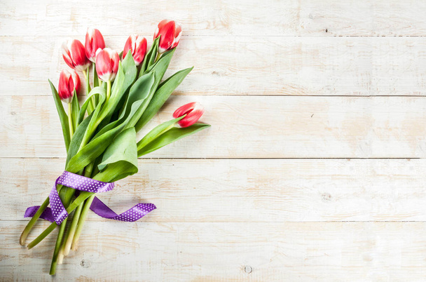 Фон с цветами тюльпана
 - Фото, изображение