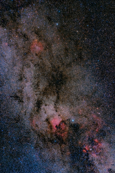 Campo de estrellas y nebulosas en la Vía Láctea
 - Foto, imagen