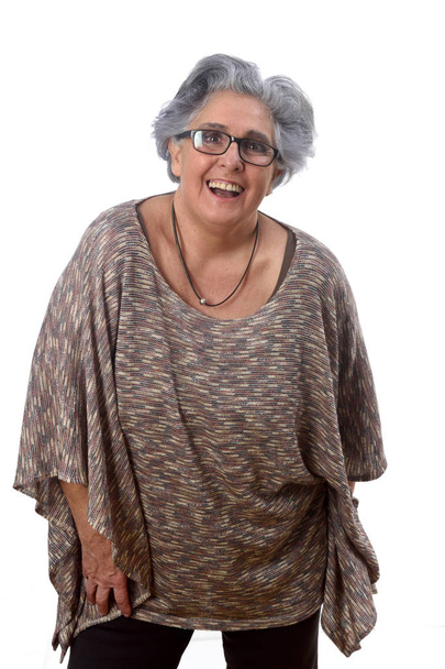 retrato de una mujer mayor sobre fondo blanco - Foto, Imagen