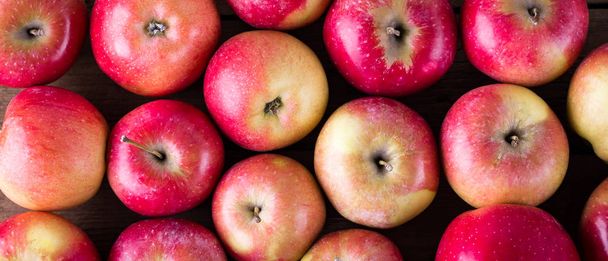 rot, Äpfel, hölzerner Hintergrund - Foto, Bild