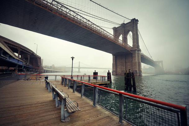 Brooklynský most v mlžný den - Fotografie, Obrázek
