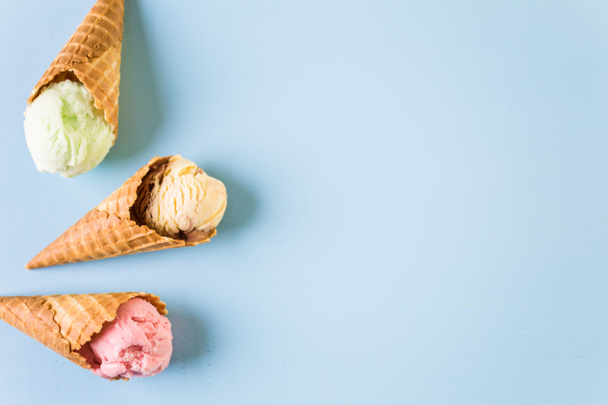 wafel ijs kegels - Foto, afbeelding