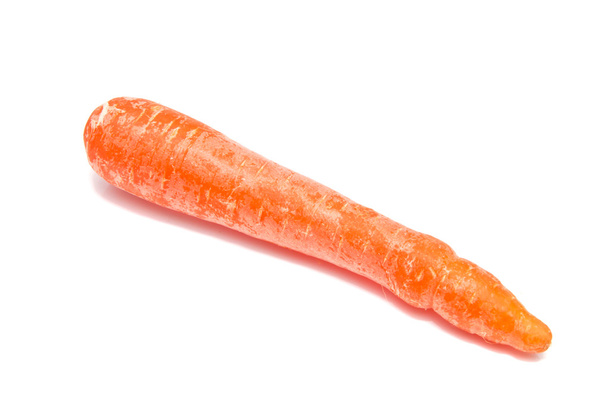 single carrot close-up - Foto, afbeelding
