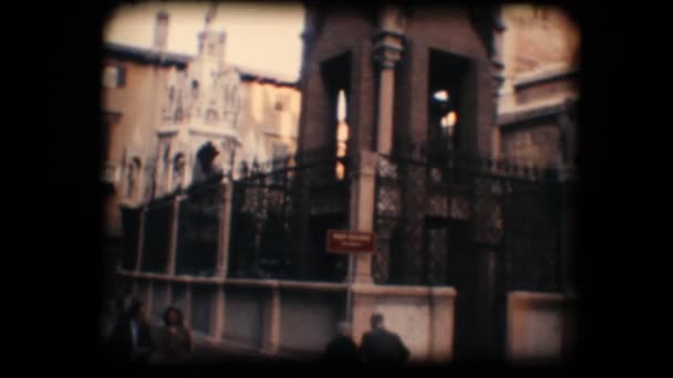 Vintage 8 mm. monument in verona - Video
