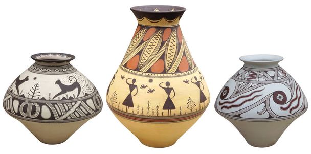 Vasos com vaso padrão nativo americano isolado em backgr branco
 - Foto, Imagem