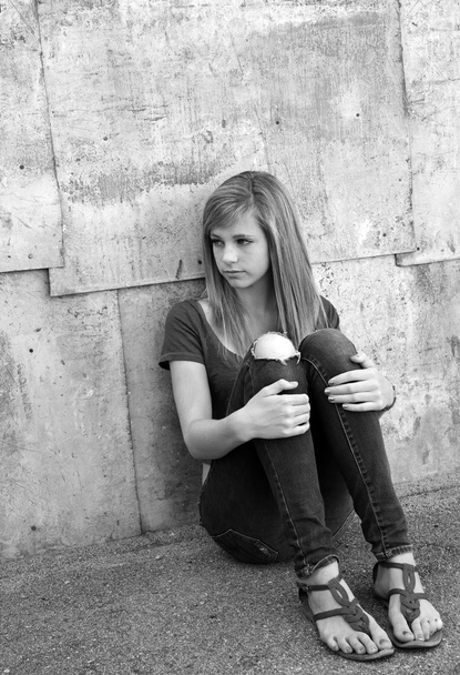 θλιβερή έφηβη - Φωτογραφία, εικόνα