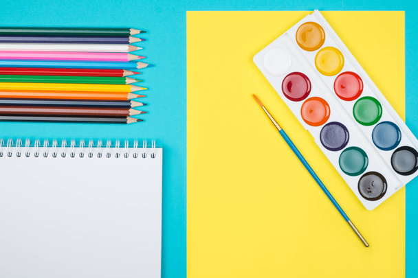 Colored pencils set - Фото, изображение