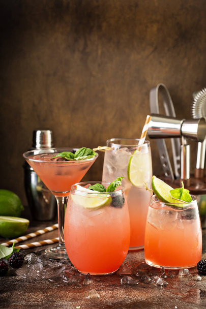 Grapefruit and lime cocktails - Valokuva, kuva