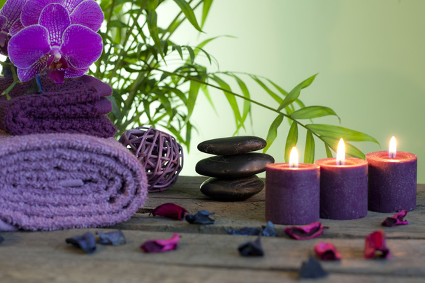 Spa still life with zen stones aromatic candles and orchids - Foto, Imagem
