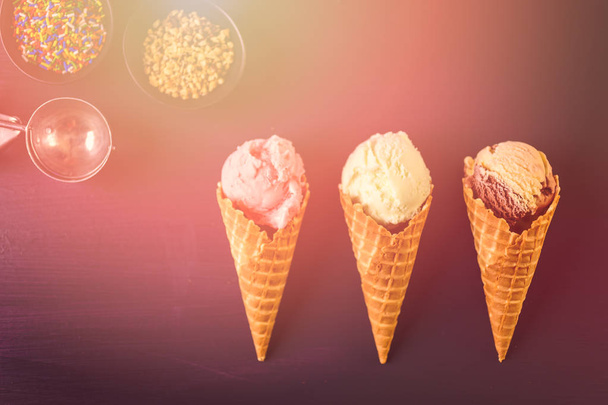Вафельні конуси морозива
 - Фото, зображення