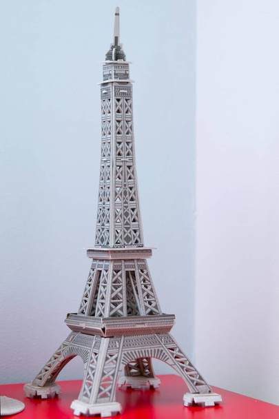 Torre de Suvenir Paris
 - Foto, Imagem