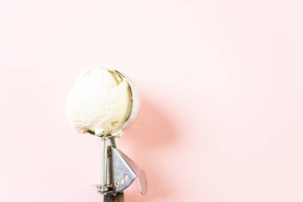 Ice cream scoop - Foto, afbeelding