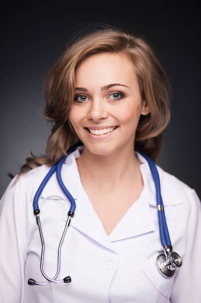 Smiling medical woman doctor - Foto, imagen