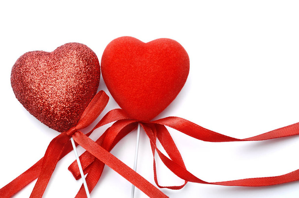 Czerwone serce - miłości symbol na białym tle - Zdjęcie, obraz