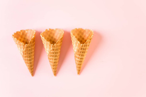 Вафельні конуси морозива
 - Фото, зображення