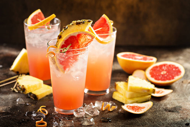Grapefruit and pineapple cocktail - Fotografie, Obrázek
