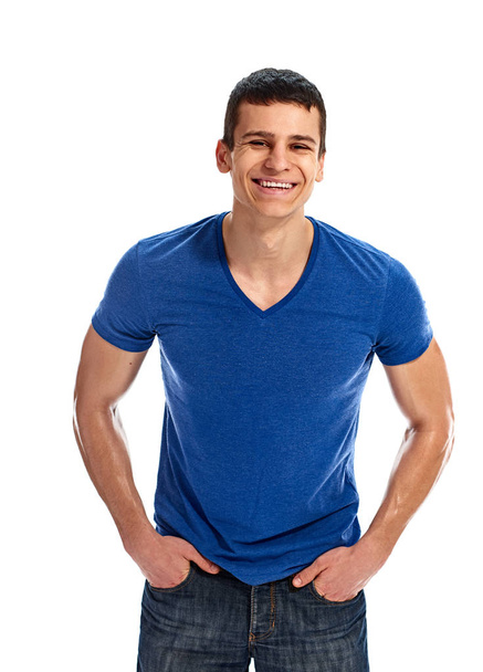 Улыбающийся человек в голубой футболке
 - Фото, изображение