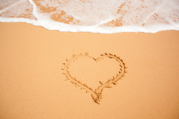 Heart on the sand - Фото, зображення