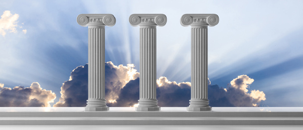 Concepto de sostenibilidad. Tres pilares de mármol y escalones sobre fondo azul del cielo. ilustración 3d
 - Foto, Imagen