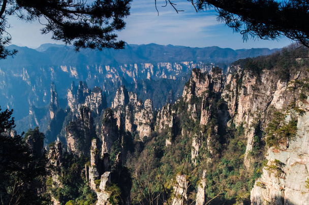 Avatar mountains in chinese national park Zhangjiajie - Foto, Imagen
