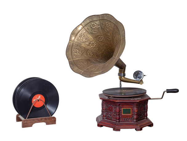 Fonografo ottocentesco (grammofono) e dischi in vinile isolati su bianco compreso il percorso di ritaglio
 - Foto, immagini